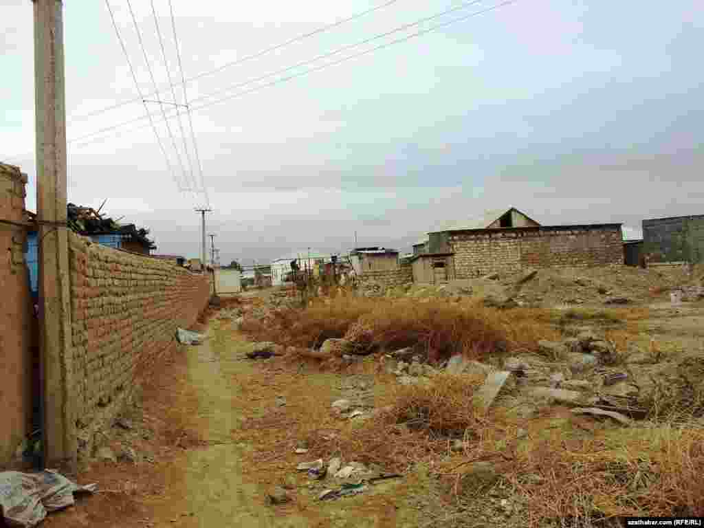 Aşgabadyň golaýyndaky Şor obasynyň daçalary