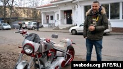 Аляксандар Васілевіч і ягоны патрыятычны матацыкал 