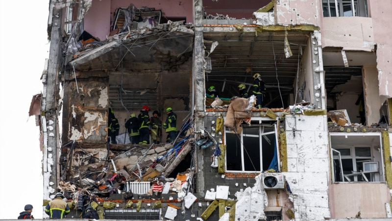 زلنسکی در آستانه دیدار با ترامپ؛ حملات گسترده روسیه بار دیگر کی‌یف را لرزاند