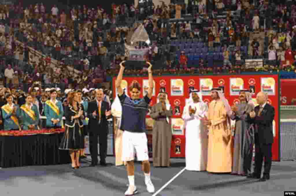 راجر فدرر، مرد شماره يک تنيس جهان، برای چهارمين بار فاتح مسابقات تنيس اوپن دبی شد.