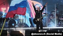 Денис Майданов выступает в Симферополе