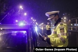 România se află în prezent într-o carantină pe timp de noapte aplicată la nivel național între orele 22 - 5