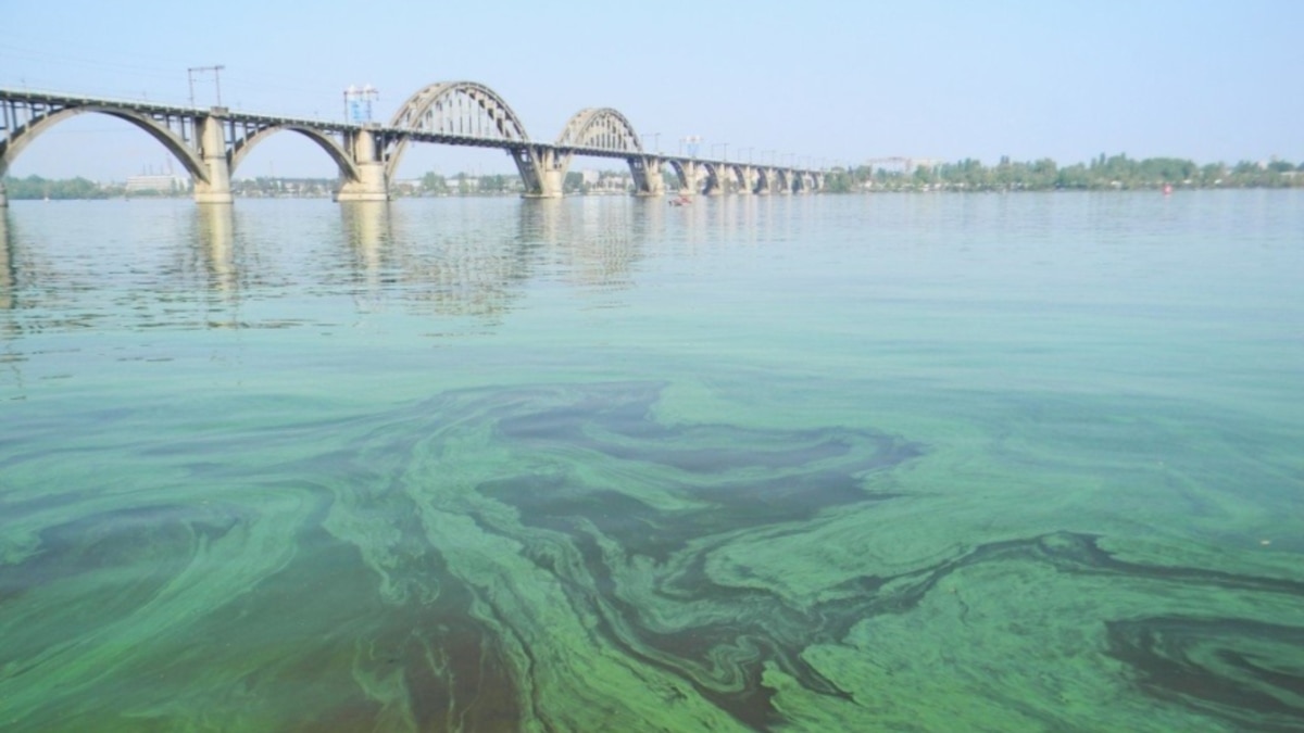 Water pollution in the Dnipro River, Ukraine