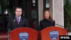 Macedonia - Interior ministers of Serbia and Macedonia, Ivica Dacic and Gordana Jankuloska in Skopje - 12Mar2010 