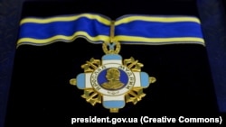 Зеленський нагородив колишню прем’єрку Юлію Свириденко та її попередника Дениса Шмигаля орденом князя Ярослава Мудрого V ступеня