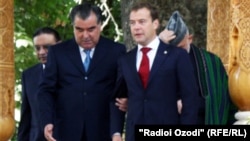 Соглашение было подписано Рахмоном и Медведевым в сентябре 2011 года в Душанбе 