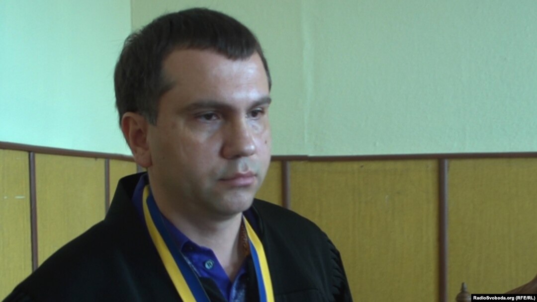 The family of Judge Pavlo Vovk, who heads the District Administrative Court of Kyiv, received 400,000 hryvnyas in "gifts, prizes and winnings" last year, according to his declaration -- almost twice his salary of about 231,000 hryvnyas.