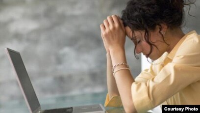 Жалаңаш ән айтатын бейне Күңгірттер жалайды