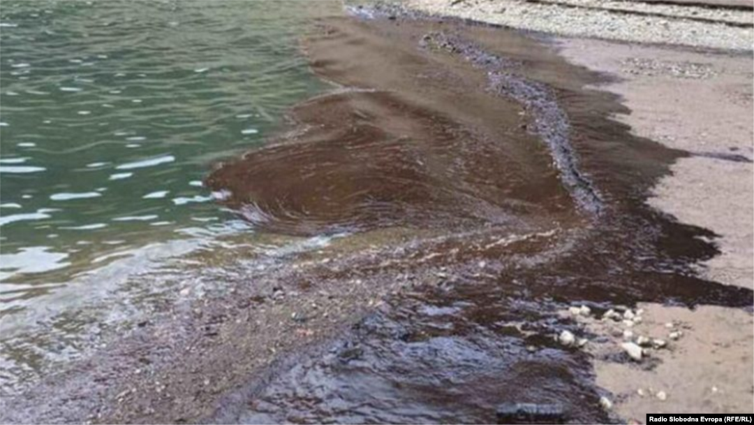 Загадување на водите на Дебарското езеро. 