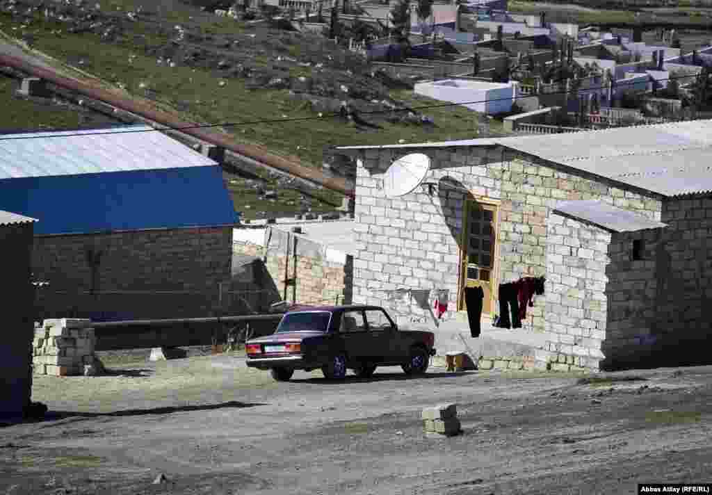 Vulkandan görünən yeni yaşayış evləri.