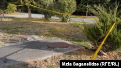 პოლიციის ლენტი რიყის პარკში