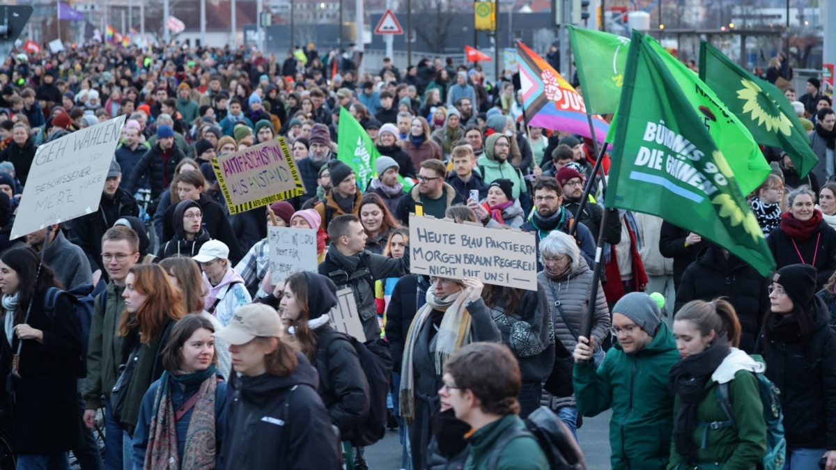 Десетки хиляди души протестираха в различни градове в цяла Германия