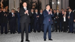 İlham Əliyev və Sadır Japarov parkın açılışında. 