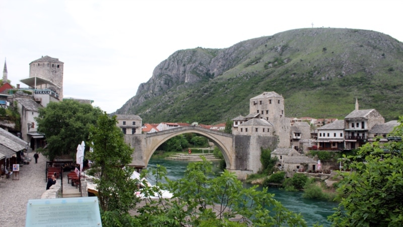 Vlada HNK za konstitutivnost Srba u Mostaru i vraćanje naziva bosanski jezik