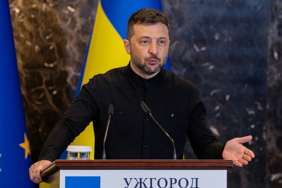 Зеленський доручив розробити систему експорту української зброї