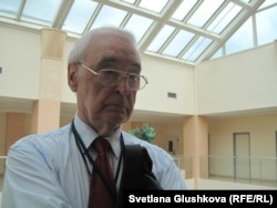 Профессор Эндрю Цейцель из Венгрии, руководитель Фонда общественного контроля наследственных заболеваний. Астана, 14 июня 2012 года.