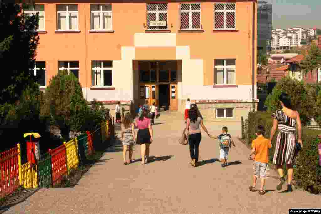 Osnovna škola ¨Faik Konica¨, Priština, 3. septembar 2012. 