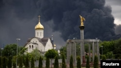 Капотнядагы мунай иштетүүчү жайга урулган соккудан кийинки көрүнүш. Москва, 18-июнь 2026-жыл