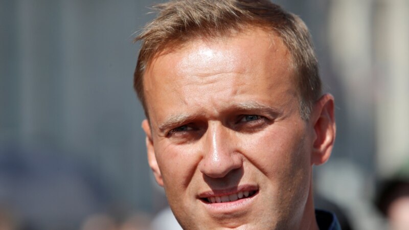 Россия мухолифати етакчиси Алексей Навальний яна қўлга олинди