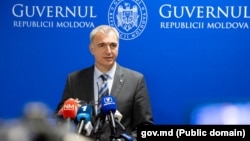 Ministrul Economiei, Eugeniu Osmochescu, afirmă că tensiunile comerciale dintre Chișinău și Kiev au fost soluționate. Surse din guvernul ucrainean spun că așteaptă să vadă dacă R. Moldova își va redeschide piața pentru carnea de pasăre din țara vecină.