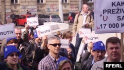 Predstavnici sindikata obrazovanja protestuju u Zagrebu, 3. travanj 2009. Foto: Enis Zebić