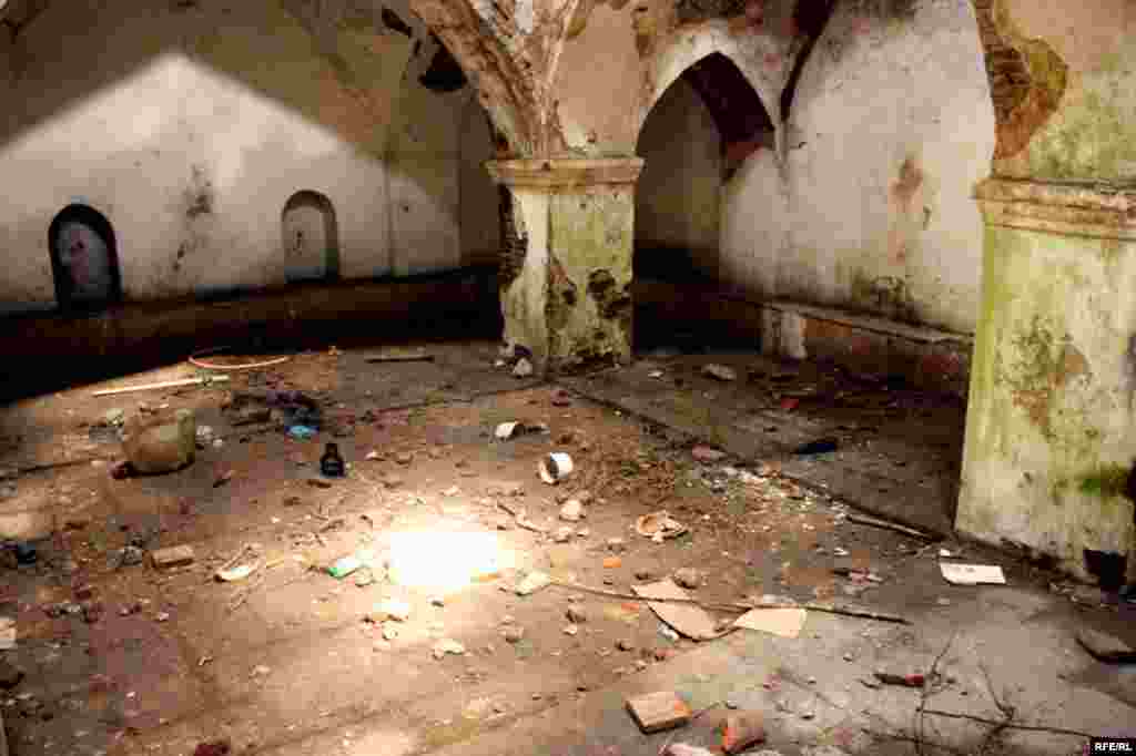 "Çuxur hamam"-ı tarixin ümidinə #6