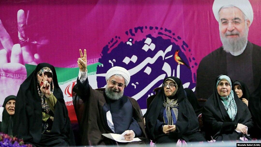 حسن روحانی در گردهمایی انتخاباتی زنان حامی خود در اردیبهشت ۹۶