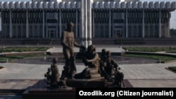 Скульптурная композиция «Монумент Дружбы народов», которую в народе называли памятником семье узбекского кузнеца Шомахмудова.