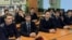 Новосибирские студенты, отказавшиеся подписывать контракты, на принудительном просмотре фильма "Предатель"