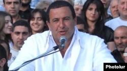 Председатель партии «Процветающая Армения» Гагик Царукян 