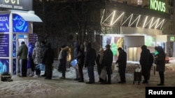 Орусиянын чабуулунан улам Киев баштаган бир катар шаарлар электр энергиясыз, жылуулуксуз жана суусуз калган.