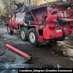 Последствия двойного обстрела спасателей в Харьковской области, 12 марта 2026 года. Фотография опубликована Государственной службой Украины по чрезвычайным ситуациям