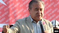 Ata-Meken party leader Omurbek Tekebaev is running for president.