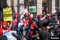 Протест на профсъюзни членове и граждани пред централата на Вашингтон пост във Вашингтон, 5 февруари 2026 г.