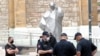 Policija ispred Katedrale Srca Isusova, Sarajevo, 12. maj