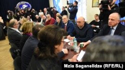 ოპოზიციის წარმომადგენელთა შეხვედრები "ლეიბორისტული პარტიის" ოფისში ტარდება