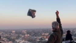 Zmeiele se întorc deasupra orașului pakistanez Lahore, după 19 ani 