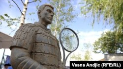 Novak Đoković statua, Beograd, oktobar 2011