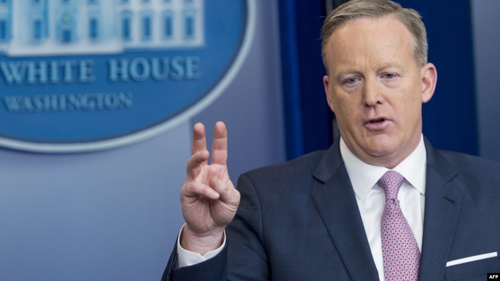 Ağ Evin mətbuat katibi Sean Spicer 