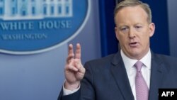 Ağ Evin mətbuat katibi Sean Spicer 