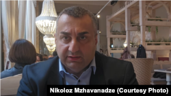 "ვერცერთი ბანკი ვერ მომემსახურება საქართველოში... სოცქსელები გამეთიშება" - ამბობს ნიკოლოზ მჟავანაძე სანქცირების შემდეგ.