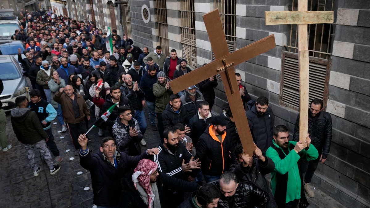 Подпалена елха в християнско градче близо до град Хама предизвика