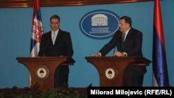 Aleksandar Vučić i Milorad Dodik na konferenciji za novinare u Banjaluci, 16. decembar 2013.
