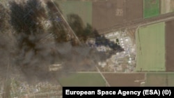 Раніше сьогодні джерело Радіо Свобода в Службі безпеки України на умовах анонімності повідомило, що СБУ уразила один із «найбільших нафтових вузлів» на півдні Росії