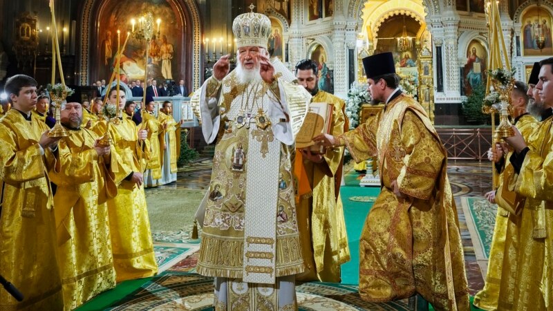 Cei 15 ani ai Patriarhului Kiril în fruntea Bisericii Ortodoxe Ruse: sfințitorul de tancuri