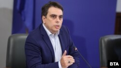 Служебният министър на финансите Асен Василев 