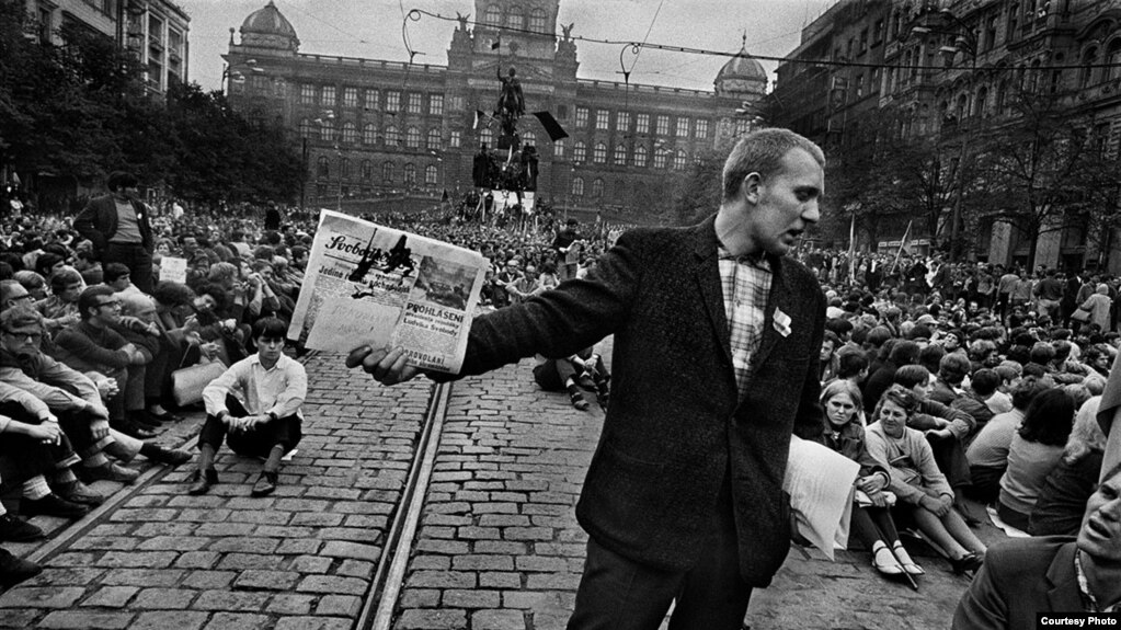 Йозеф Коуделка, фотоальбом "Вторжение-68". Прага, август 1968.