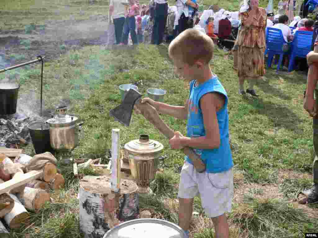 Теләчә районы Алан авылында Ялан тау чишмәсен төзекләндереп ачу бәйрәме