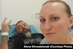 Алена і Сяржук Хвасьцёнкі ў польскім шпіталі