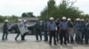 Баткен: милиция применила шумовые гранаты против участников акции